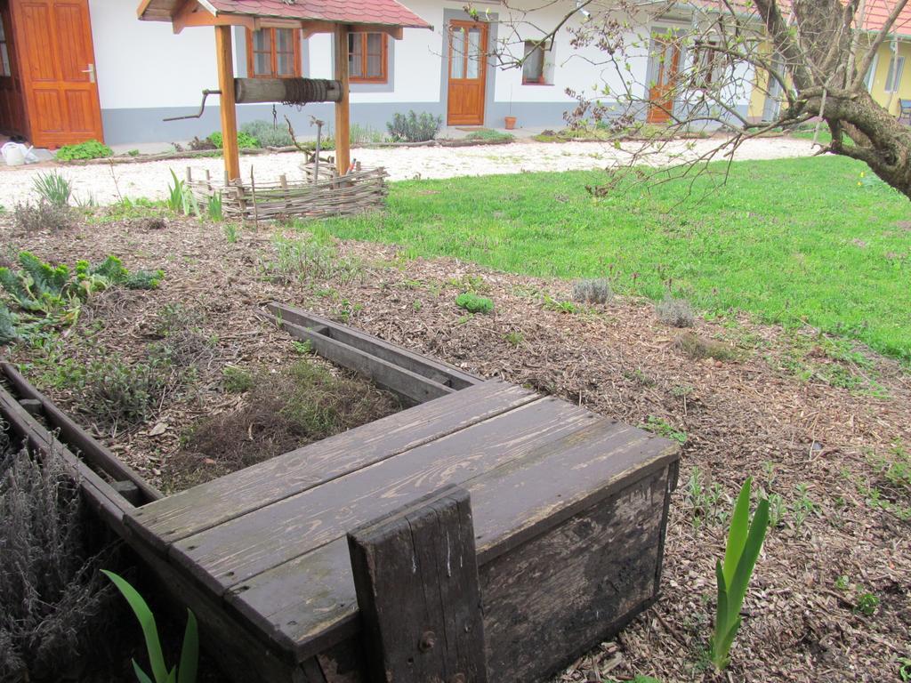Rigófütty Vendégház Tiszaalpar Exterior foto